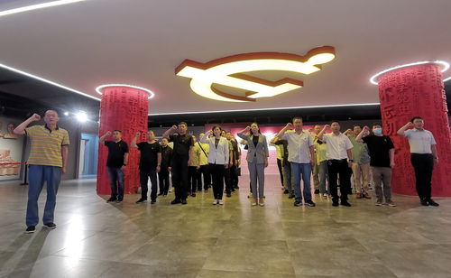 市發(fā)改委開展“傳承紅色基因 汲取奮進(jìn)力量”主題黨日活動——組織全體黨員干部參觀曲靖紅色文化展覽館